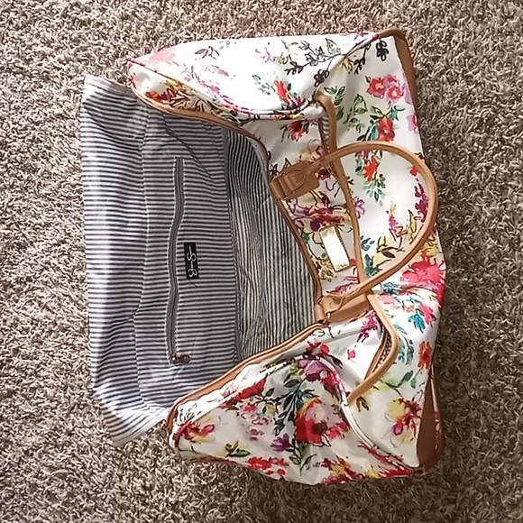 Jessica Simpson Bags Jessica Simpson Floral Rolling Lugage Poshmark